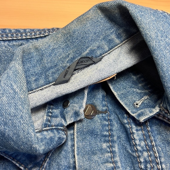 Vintage Liz Wear Denim Jean Jacket Size Medium with 6 pockets - Picture 13 of 16